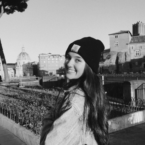 Meet your Posher, Emma - Picture 1 of 1